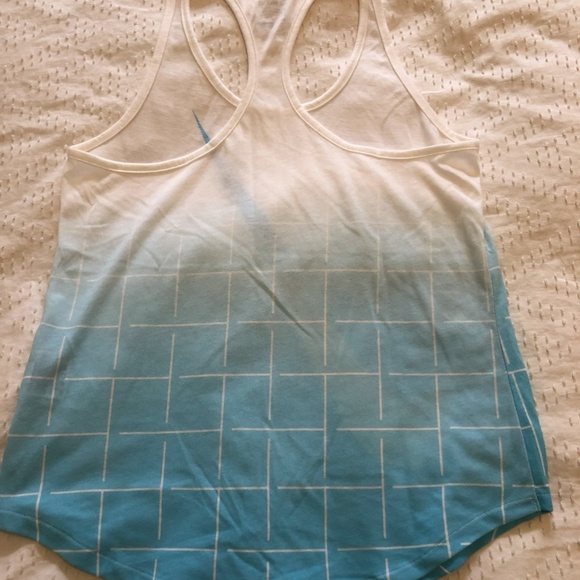 nike tank top - Picture 2 of 4